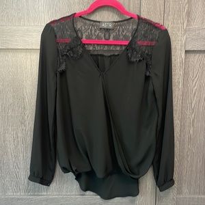 Like New Astr Lace detailed crossover top